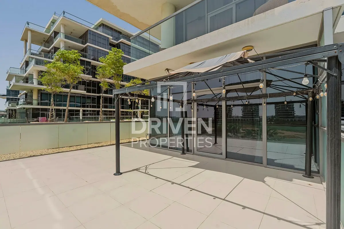 Corner Rented Unit | Stunning Golf Views للبيع فى دبى