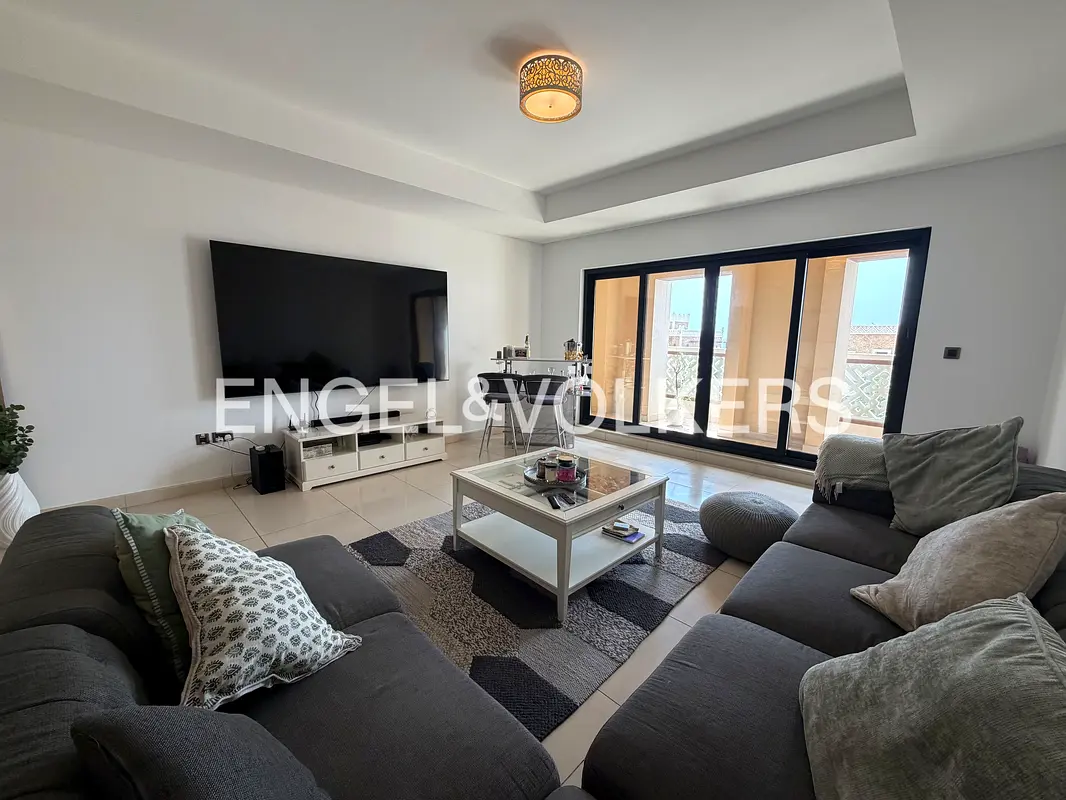 Exclusive | Vacant On Transfer | Partial Sea View للبيع فى دبى