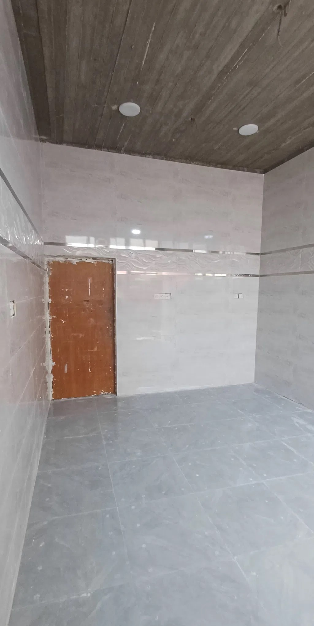 اسطه سيراميك ارضي جداري متفرغ فى البصره