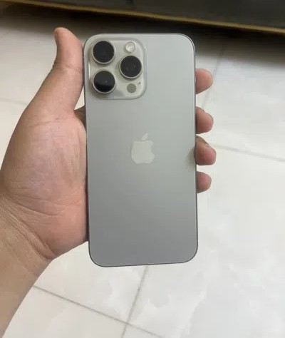 15⁩⁩ برو ماكس سعر ⁦⁦660⁩⁩ الف للبيع فى بغداد