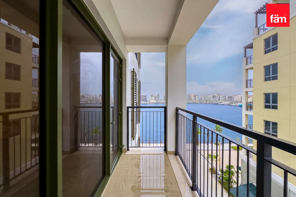 Vacant | Unfurnished | Motivated Seller للبيع فى دبى