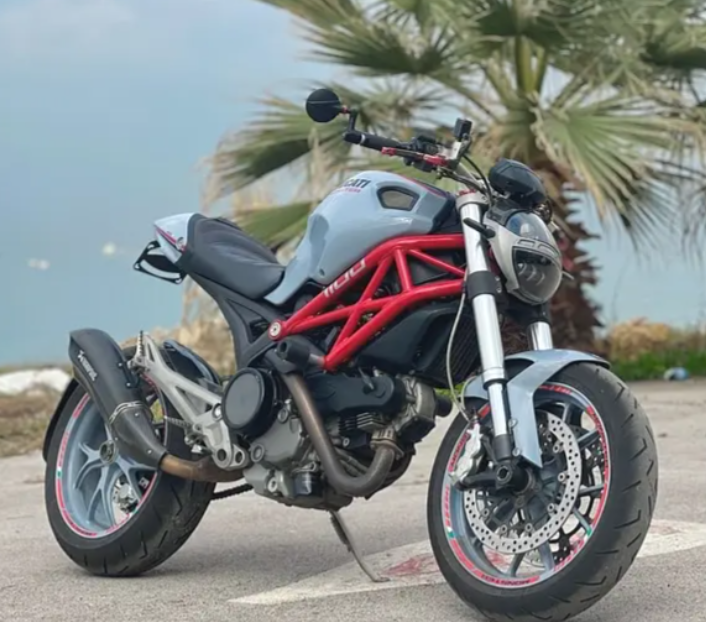 Ducati Monster 1100 for sale in beirut
