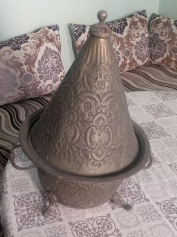 طبيقة من النحاس الحر من أعمال حسن السراج