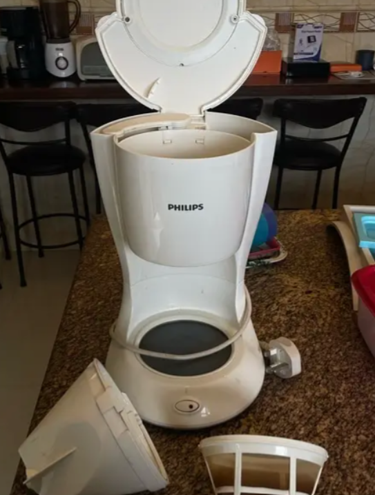 PHILIPS Coffee Machine for sale in beirut