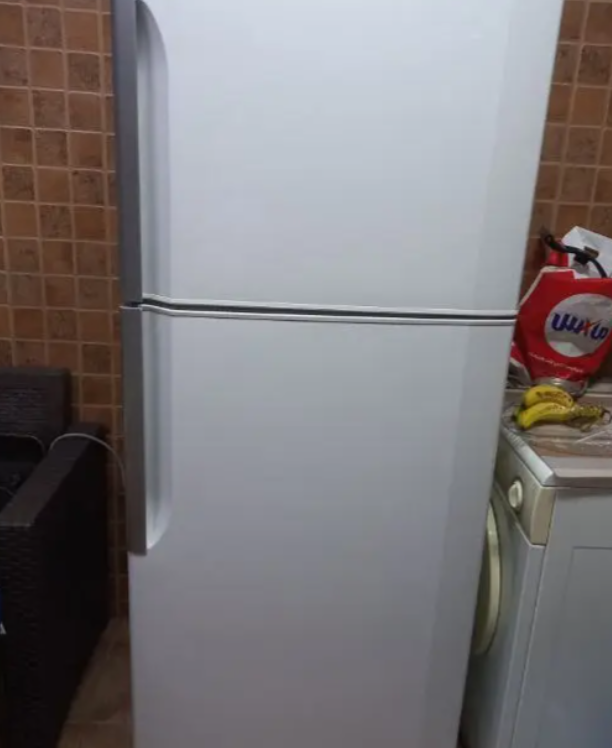 Hitachi refrigerator/ inverter for sale in beirut