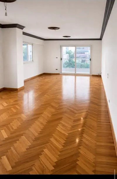 شقه للايجار٢٤٠ متر بكفر عبده شارع سكينه بنت الحسين