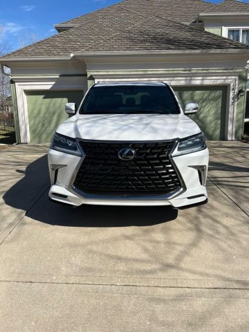 Neatly used 2021 lexus الجهراء