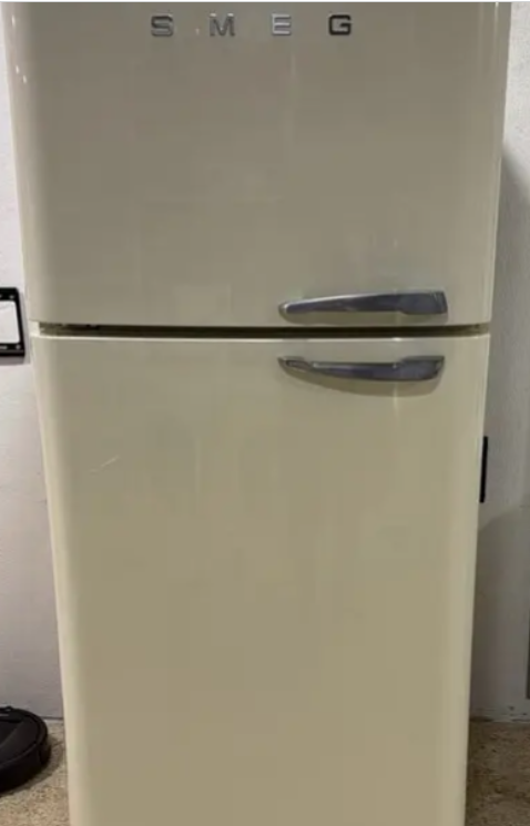 Smeg Fridge Freezer for sale in beirut