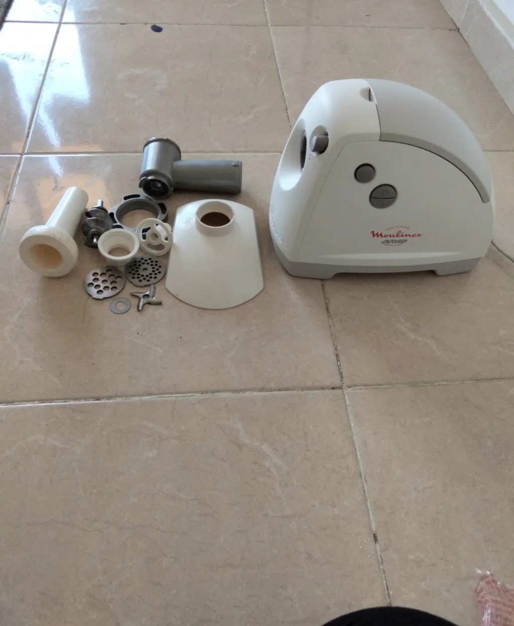 ⁦⁦moulinex⁩⁩ ⁦⁦HV8⁩⁩ مفرمة لحم صنع في فرنسا الاصلية للبيع في القاهرة