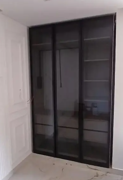 New Modern wardrobes for sale in Aannaya Jbeil