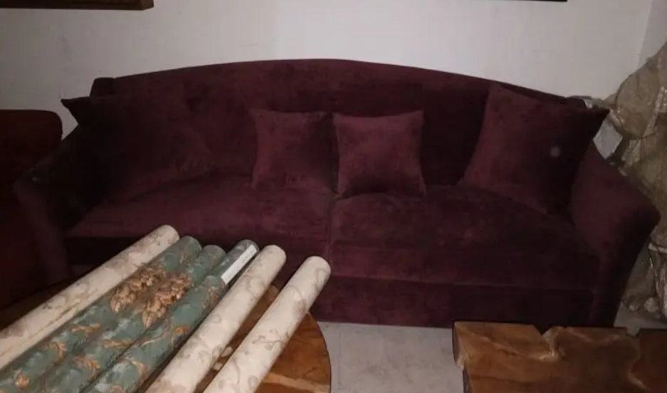 4 seater sofa for sale in Ain Al Tineh Beirut