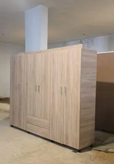 خزانة ست درف للبيع في رميل, بيروت
