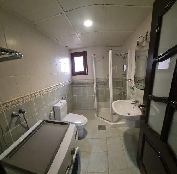 very nice semi furnished flat in Hawally for rent