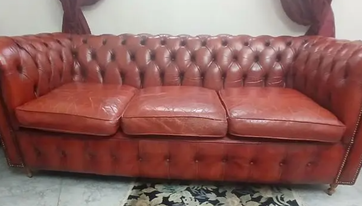 Chesterfield for sale in Beit El Chaar Metn