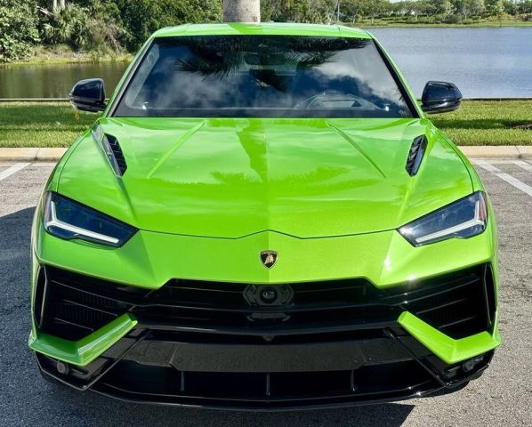 4 lamborghini urus- Mubarak Al Kabeer