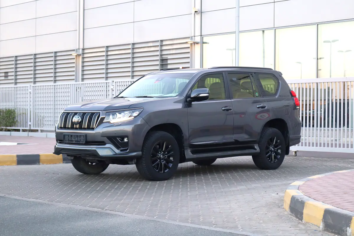 Toyota Prado Adventure 2022 للبيع فى الشارقه