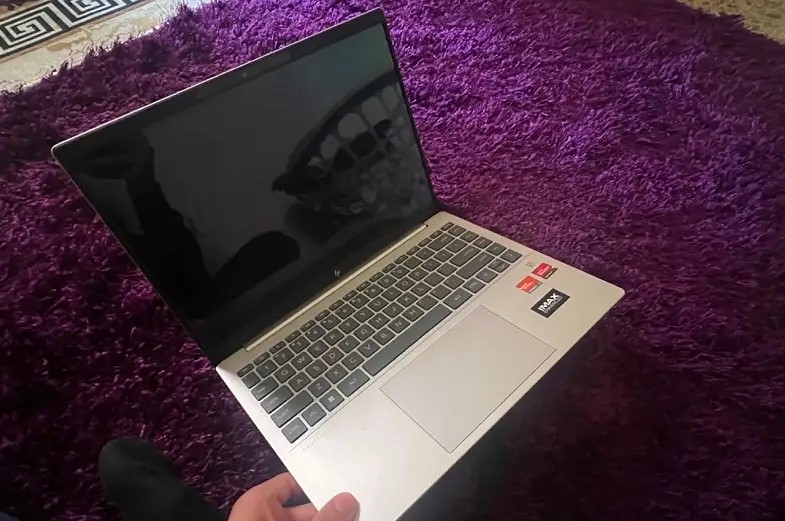 laptop ryzen7 , oled screen 2k 120hz للبيع في بسطة, بيروت