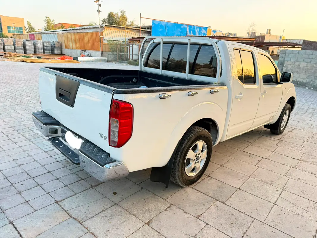 Nissan Navara LE 2016 للبيع فى دبى
