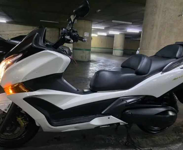 silverwing for sale in Hamra Beirut
