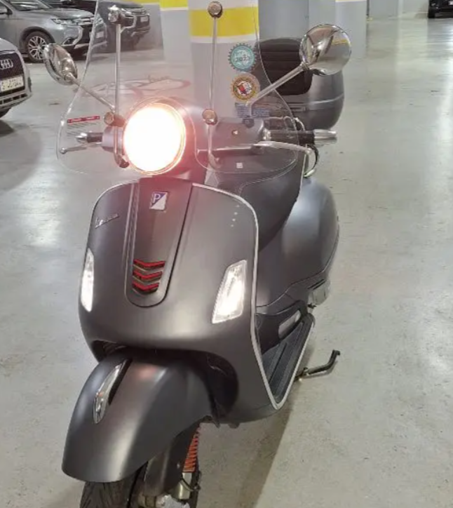 VESPA 300 GTS SPORT Italian  for sale in Baabdat Metn