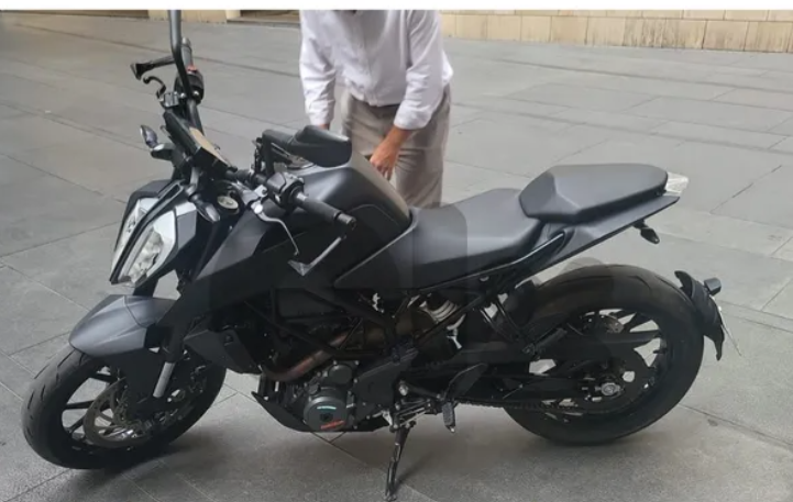 selling KTM 390 DUKE motorbike in Badaro Beirut