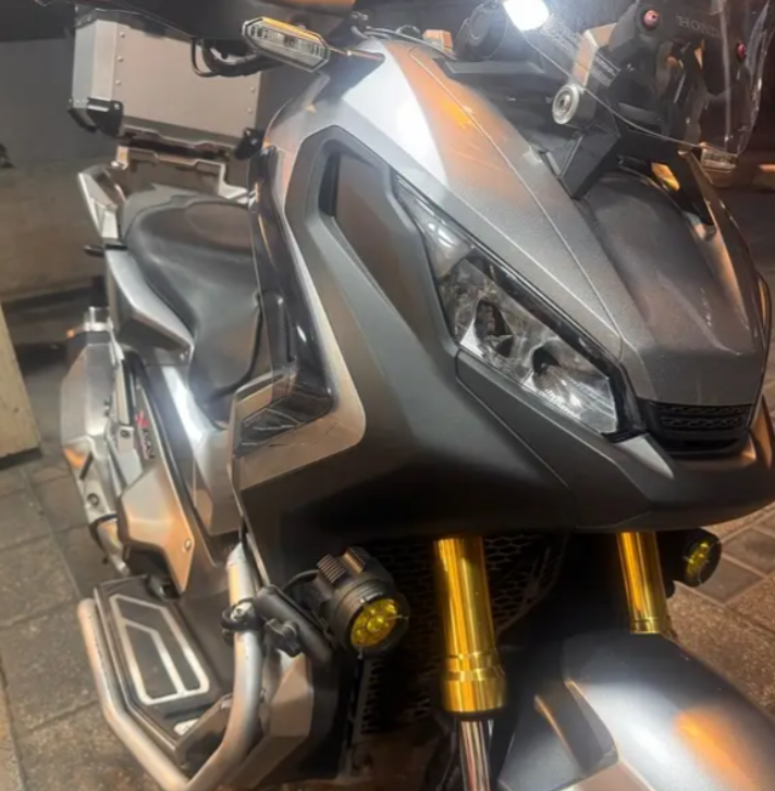 honda xadv 750 super clean xadv  for sale in Al Zarif Beirut