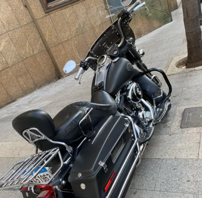 HD police CHP 2002  for sale in Zouk Mikael Keserouan