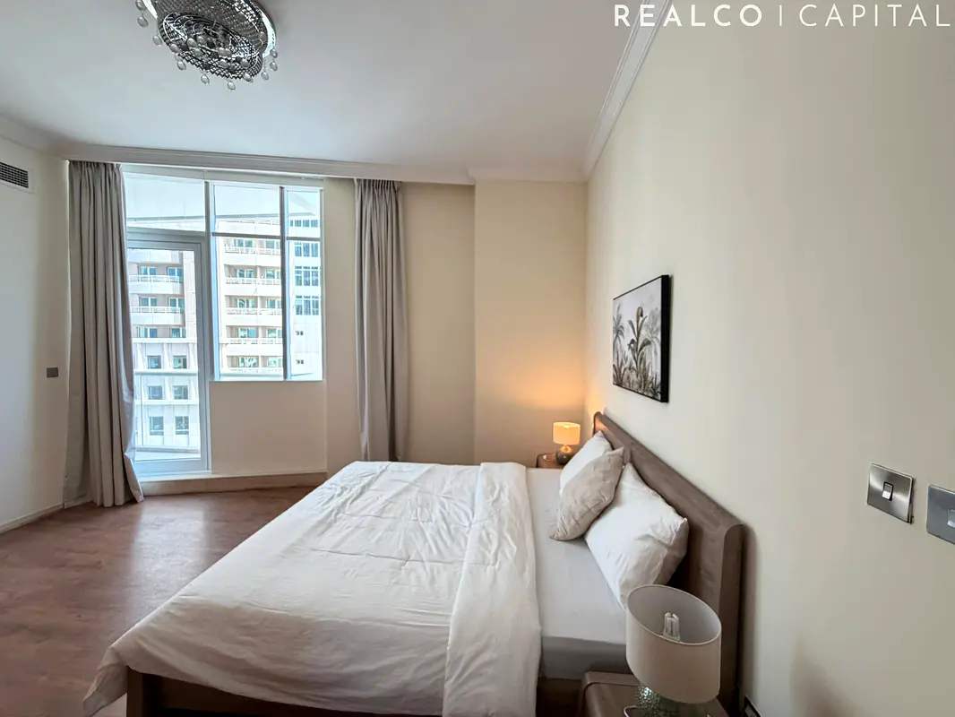 Bright & Spacious 2 Bedroom | Basement Storage | Investor Deal فى دبى