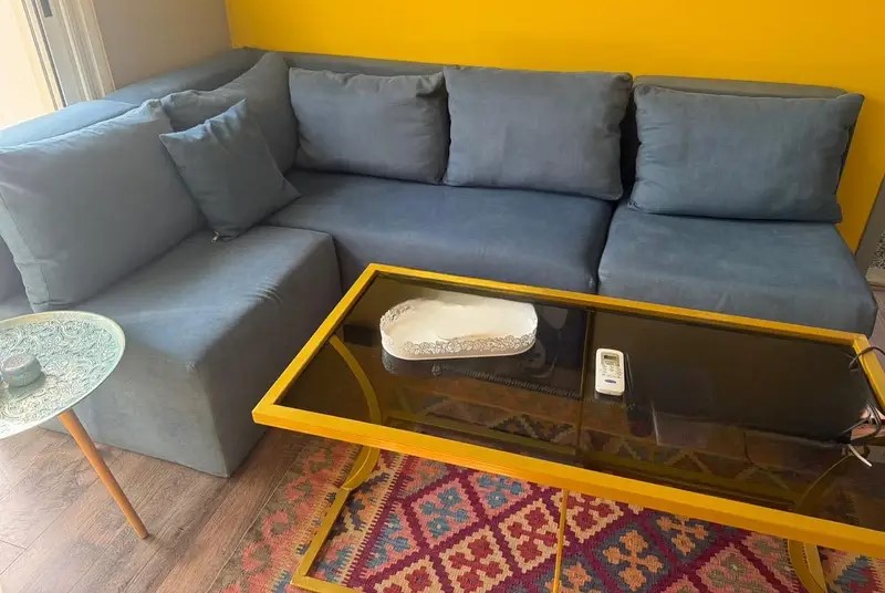 L shape and table للبيع القاهرة