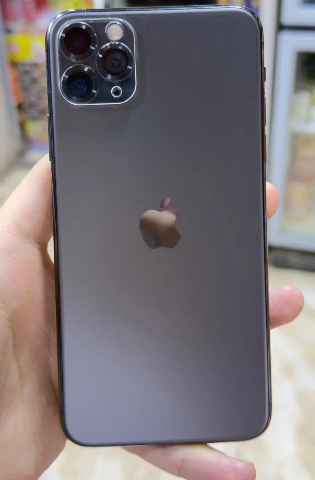 ايفون ⁦⁦11⁩⁩ بروماكس ذاكره ⁦⁦256⁩⁩ سعر ⁦⁦250⁩⁩ الف للبيع فى بغداد