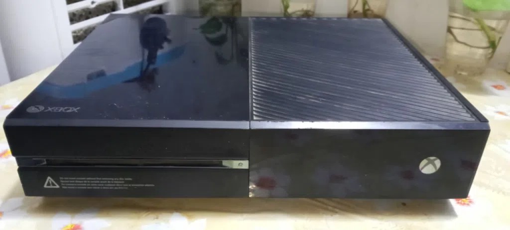 إكس بوكس ون فات نص تيره مستعمل وبي العاب فى بغداد