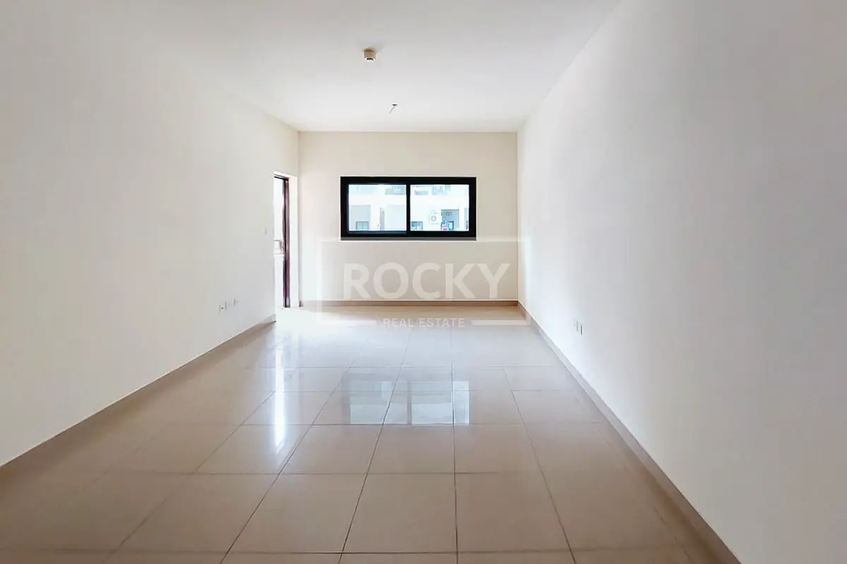 Spacious Living | Signature Style | Best Value فى دبى