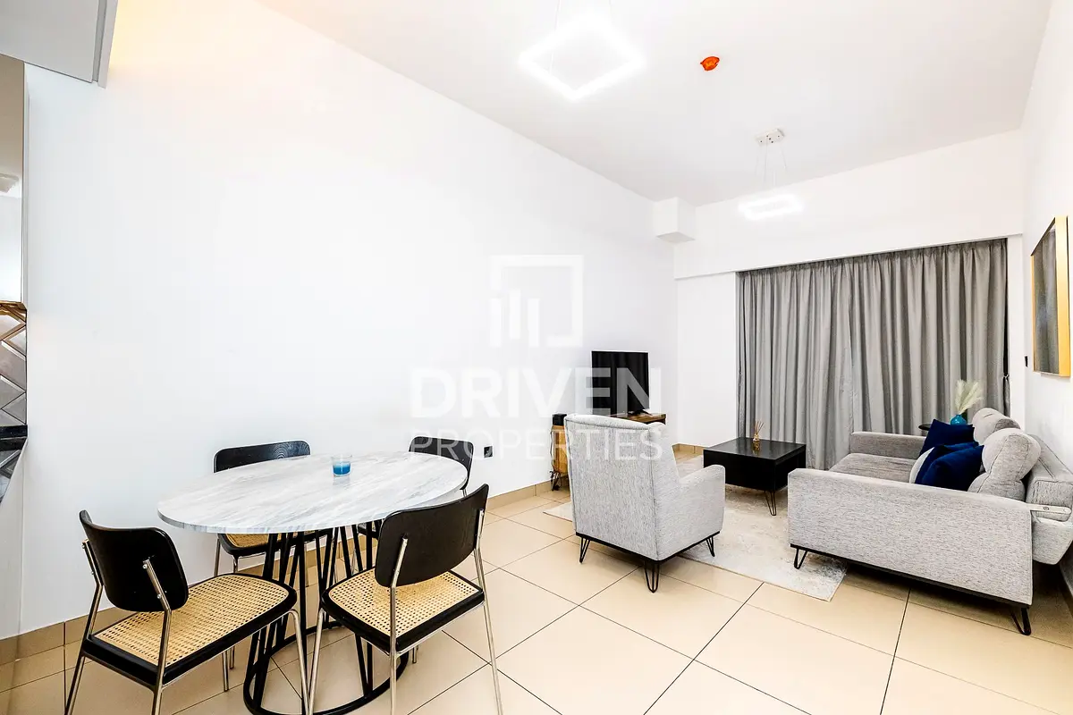 Investor Deal | Vacant on Transfer with Study Room فى دبى