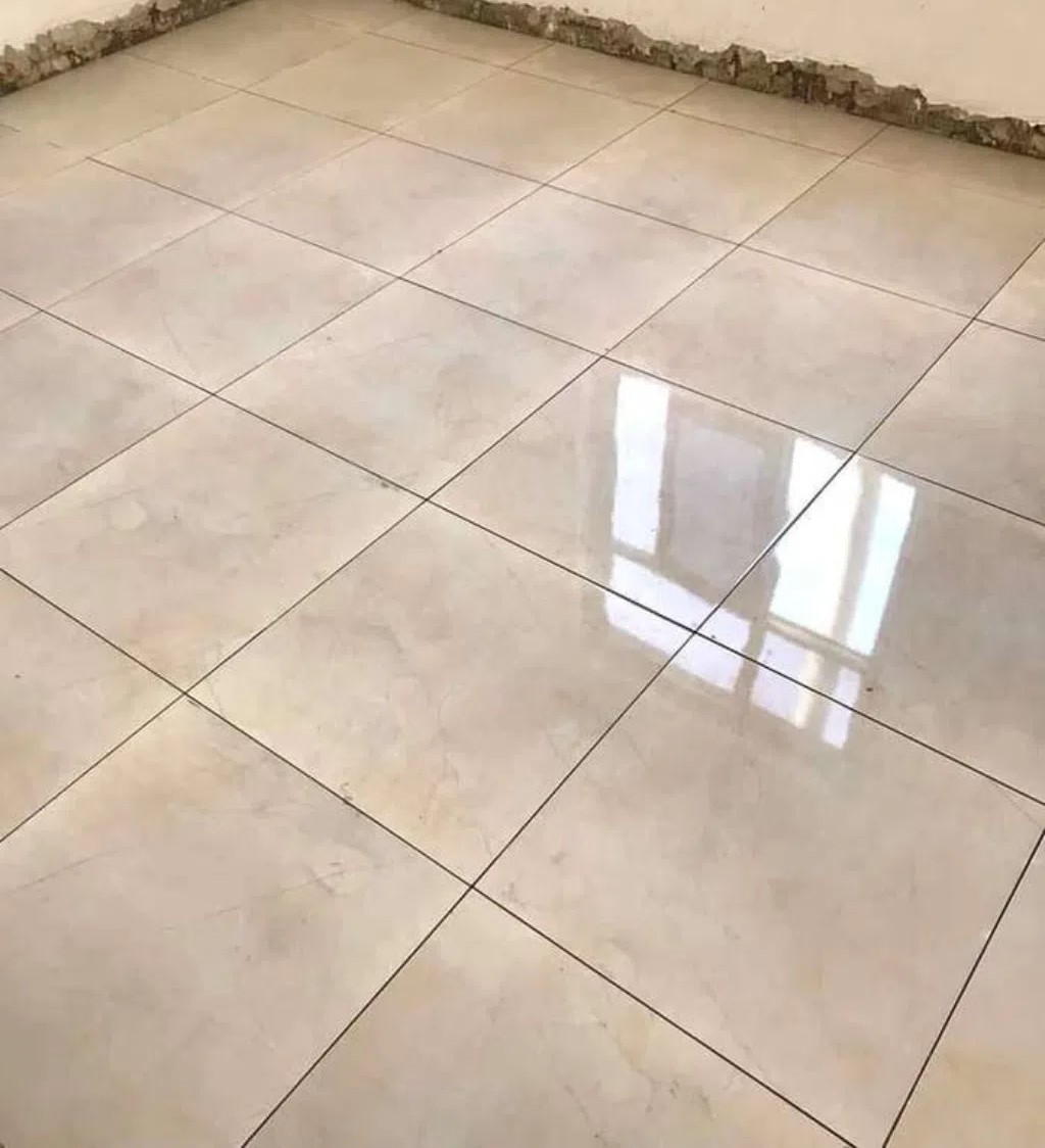 خلفه سيراميك ارضي جداري ودرج متفرغ فى البصره
