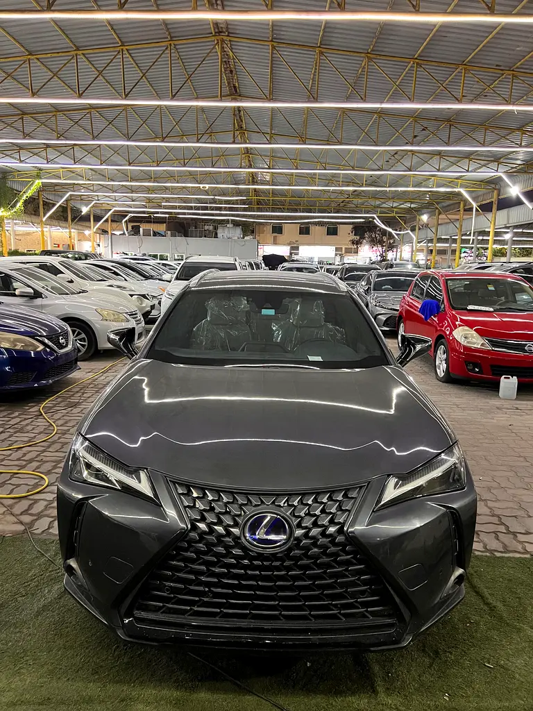 Lexus UX-Series UX 200 Premier 2024 للبيع فى عجمان