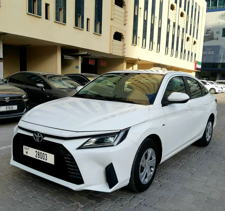 Toyota Yaris SE 2023 للبيع فى دبى