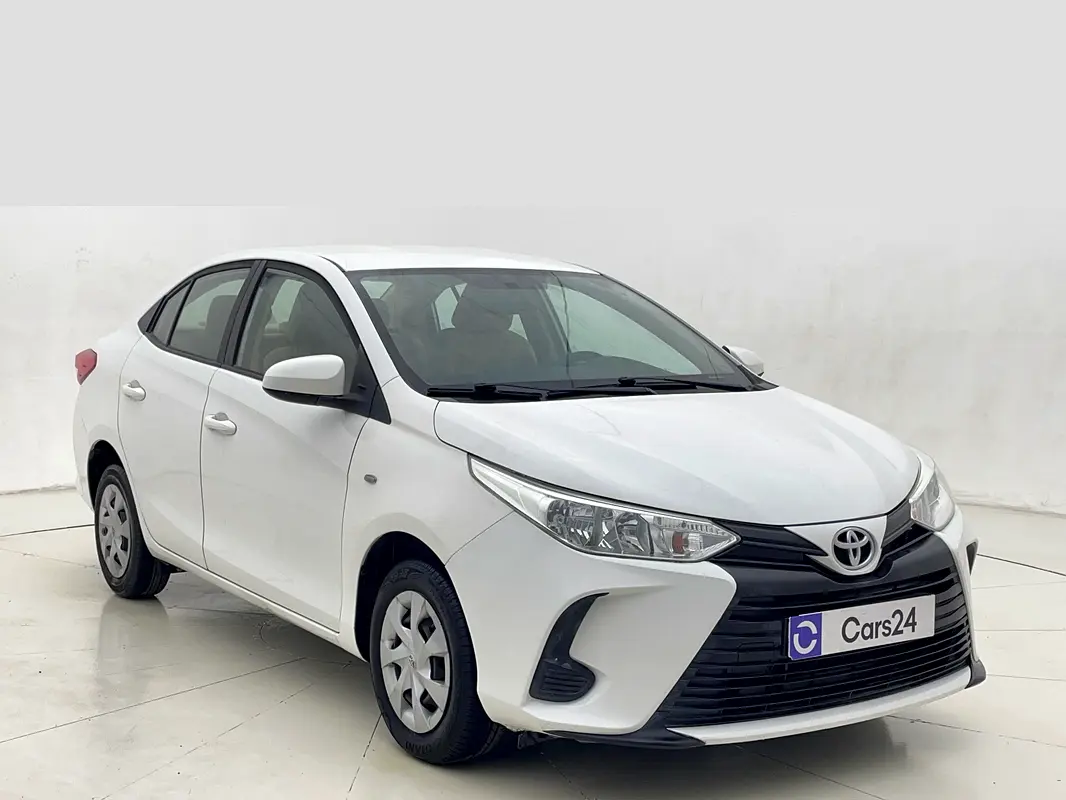 Toyota Yaris E 2022 للبيع فى دبى