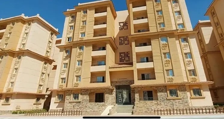 شقة للايجار مفروش مكيفة بالكامل جاردنيا سيتى تطل على المول مباشرة