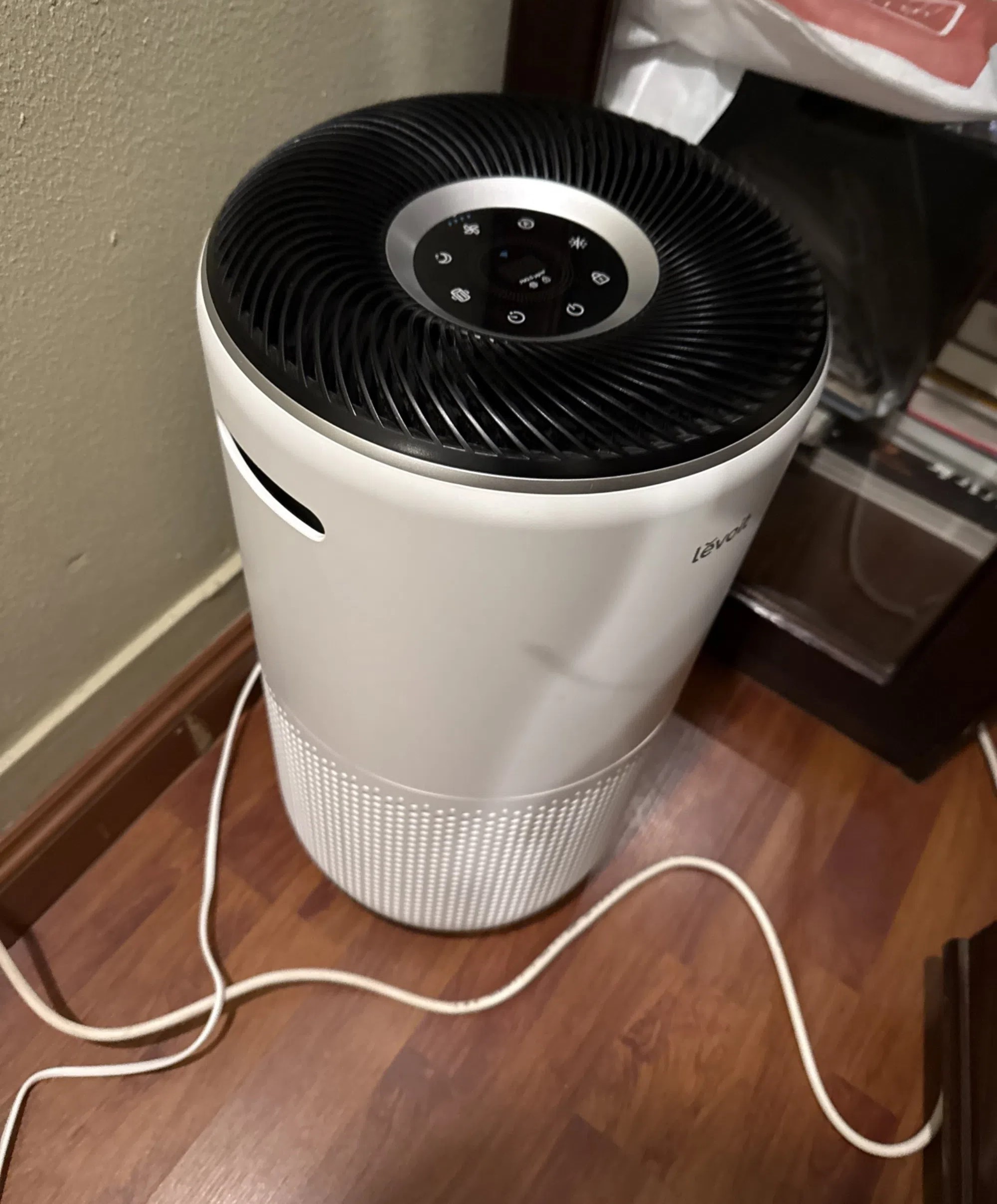Levoit Air Purifier model 400 S للبيع في القاهرة