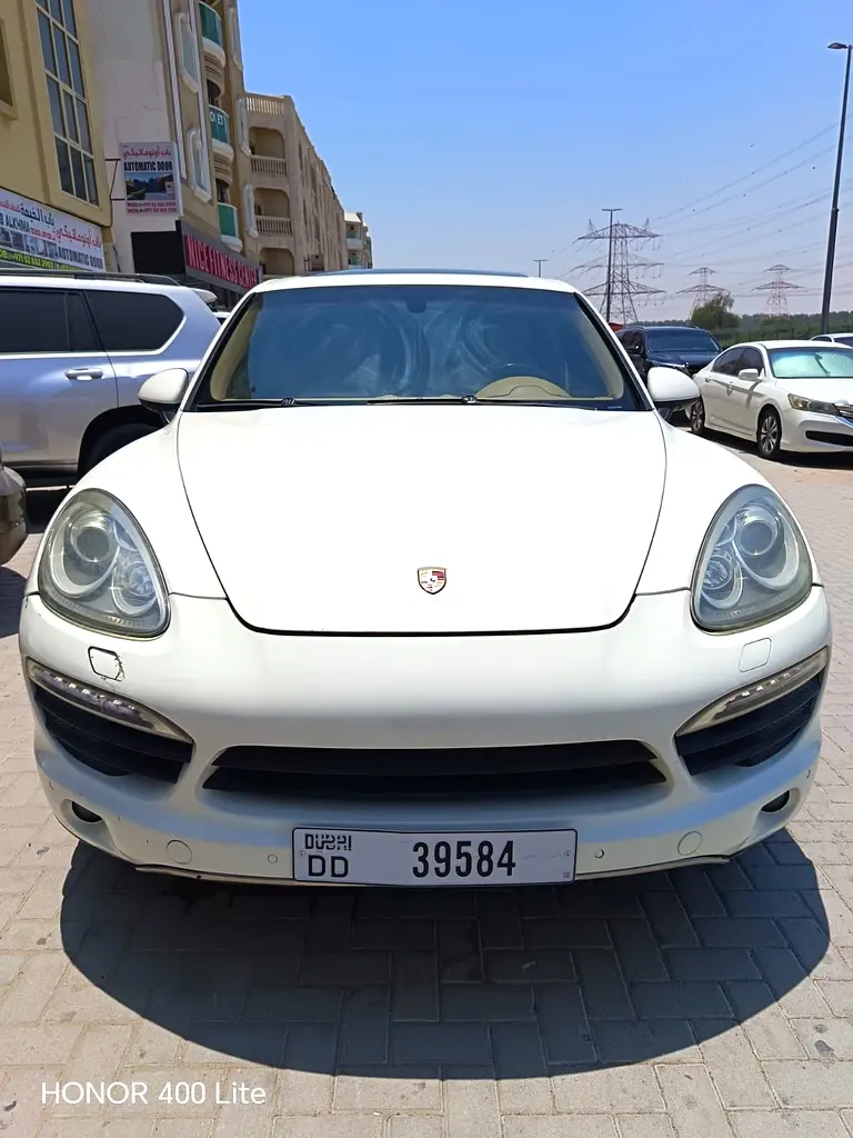 Porsche Cayenne S Platinum Edition 2011 للبيع فى الشارقه