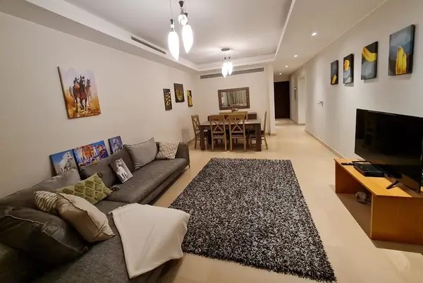 فيلا فاخره جاهزه للاستلام تصميم واسع قريبه من مول كايرو فيستيفال سيتى