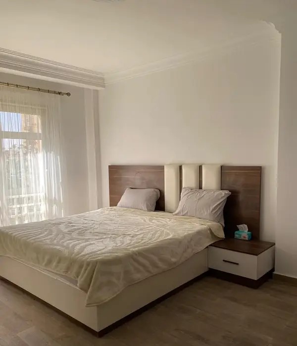 شقه مميزه للايجار المفروش فرش فندقي بمدينتي B7 م