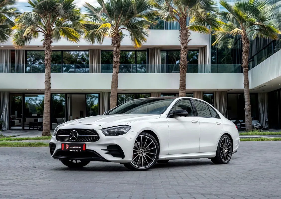 Mercedes-Benz E-Class E 300 2022 للبيع فى دبى