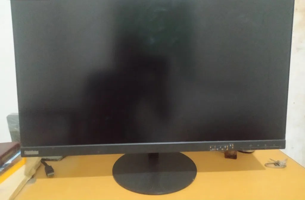 شاشه ⁦⁦Lenovo⁩⁩ ⁦⁦27h⁩⁩ ⁦⁦ips⁩⁩ للبيع في الجيزة