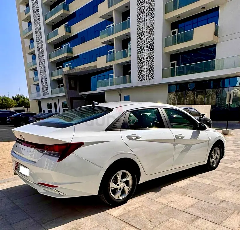 Hyundai Elantra GL 2022 للبيع فى ابو ظبى