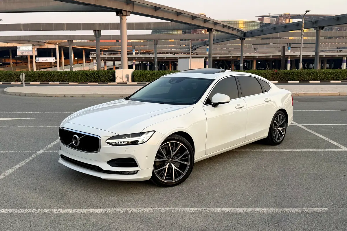 Volvo S90 Momentum 2017 للبيع فى دبى