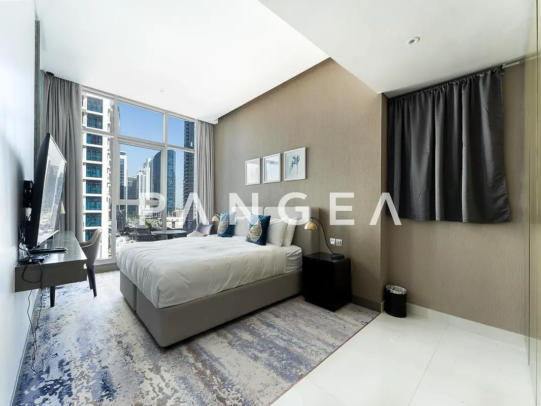 Vacant | Partial Canal View | Investors Deal للبيع فى دبى