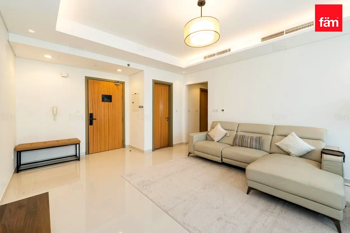 Spacious | Furnished | Burj Khalifa View | Vacant. للبيع فى دبى