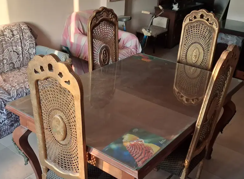 ترابيزة سفره كلاسيك في 6 اكتوبر