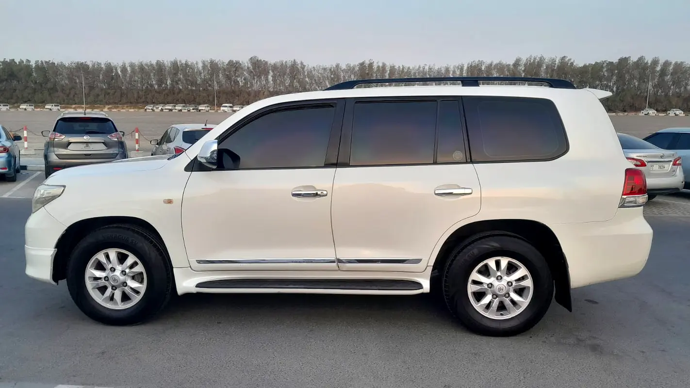 Toyota Land Cruiser GXR 2009 للبيع فى الشارقه